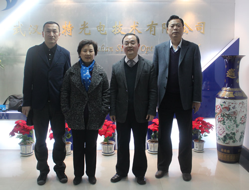 湖北省人社廳副廳長張建平、人社廳專技處調(diào)研員廖維君和田圃到我司調(diào)研