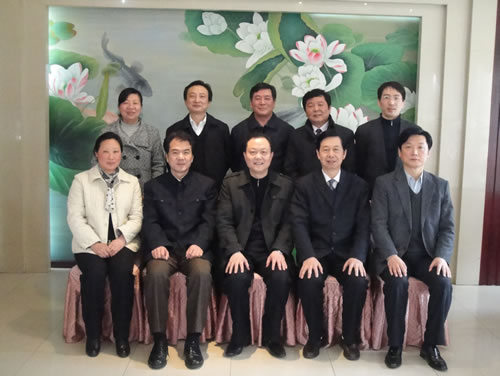 武漢市工商業(yè)聯(lián)合會余元九主席、武漢市僑聯(lián)秦鋒主席等一行蒞臨我司考察